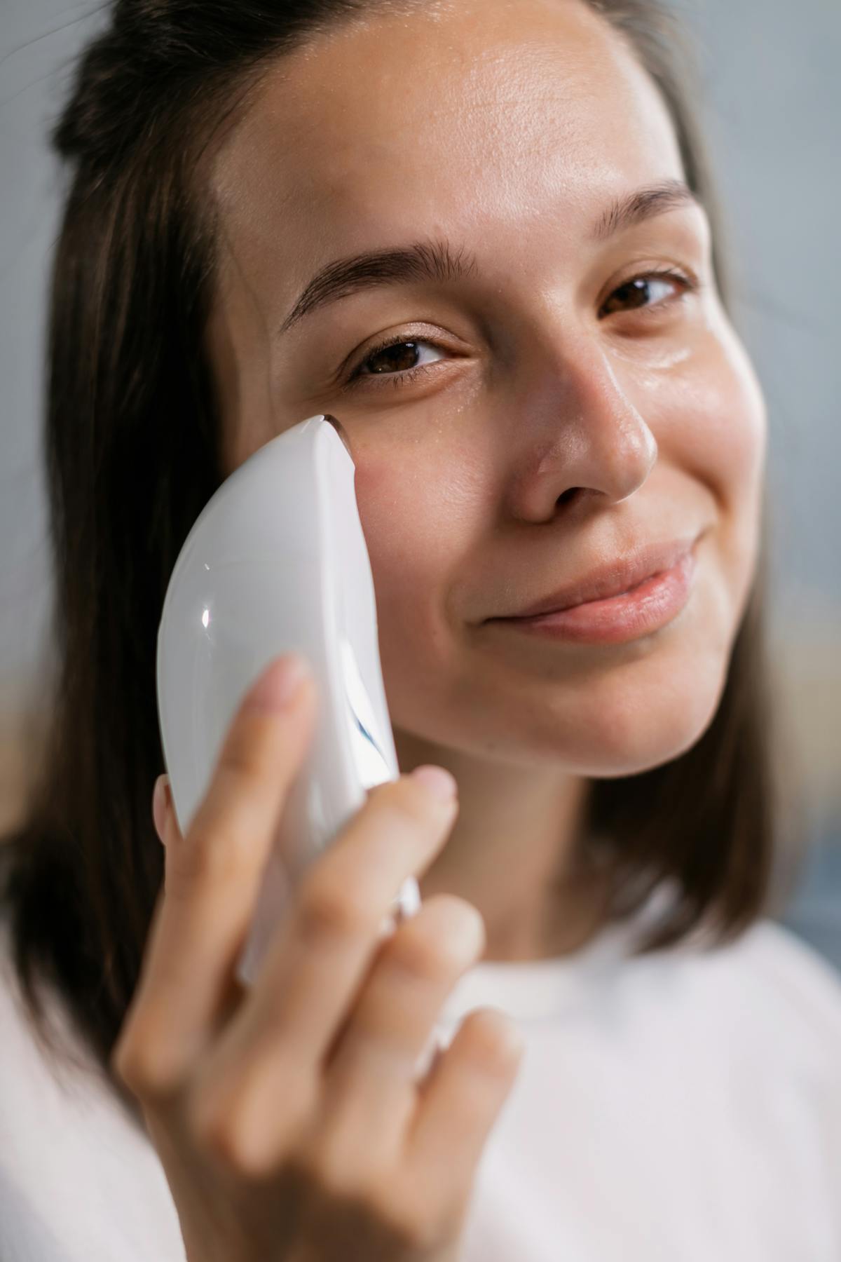 LUMIRÉ Pro — Massage facial vibrant